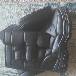 Mens Cold weather boots